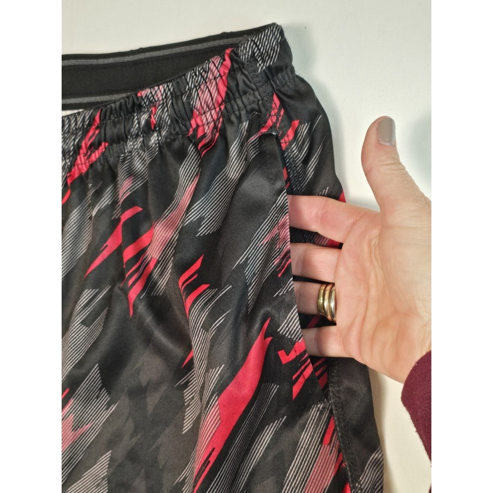 Mens University of Louisville Sz L Basketball shorts Geometric red black white - Picture 2 of 9